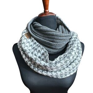 C.C. Exclusives Infinity Scarf Gray White Knitted Houndstooth Winter Women